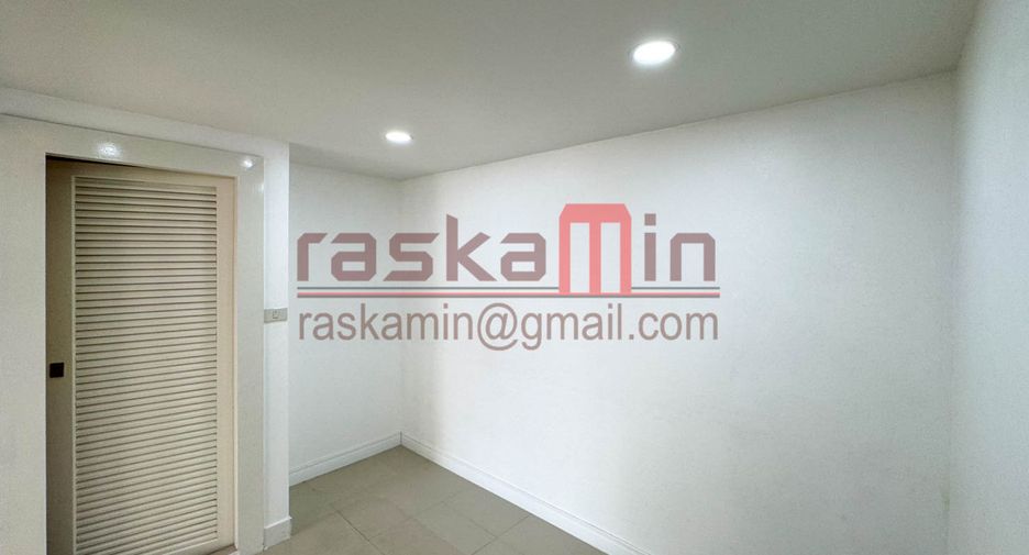 For rent 2 bedrooms condo in North Pattaya, Pattaya