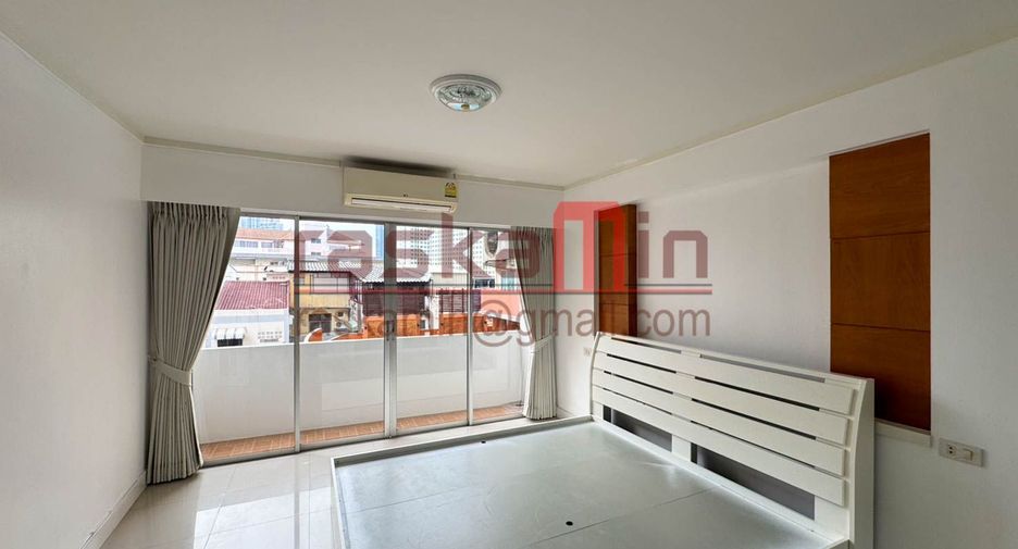 For rent 2 bedrooms condo in North Pattaya, Pattaya