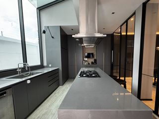 Casa en venta de 4 habitaciones en Huai Khwang, Bangkok