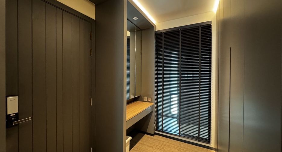 Casa en venta de 4 habitaciones en Huai Khwang, Bangkok