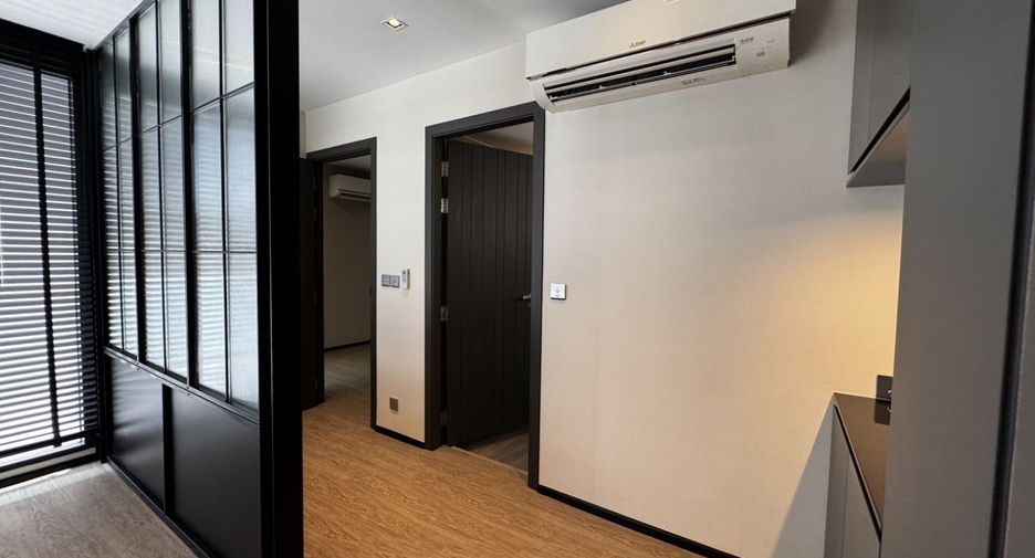 Casa en venta de 4 habitaciones en Huai Khwang, Bangkok