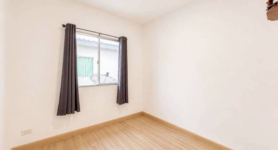 For sale 3 bedrooms townhouse in Thalang, Phuket
