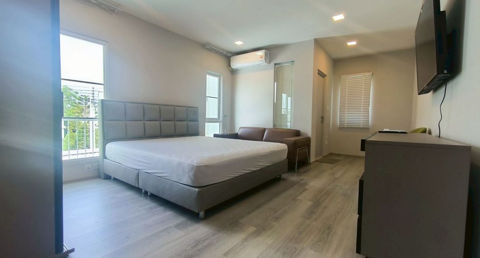 For rent 2 bedrooms townhouse in Prawet, Bangkok