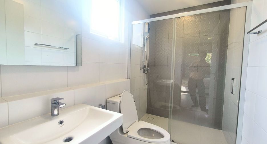 For rent 2 bedrooms townhouse in Prawet, Bangkok