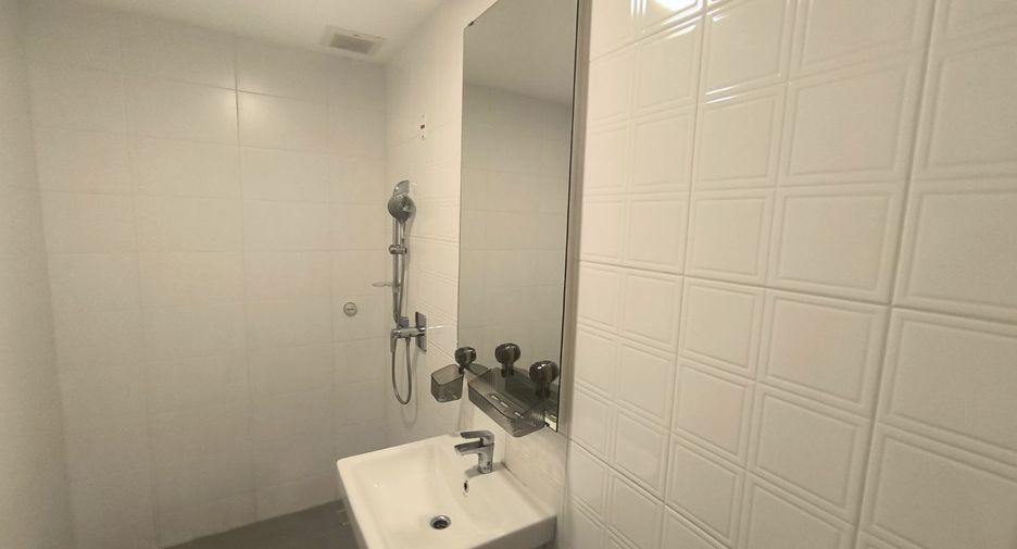 For rent 2 bedrooms townhouse in Prawet, Bangkok