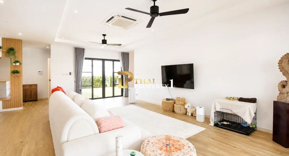 For sale 4 bedrooms villa in Hua Hin, Prachuap Khiri Khan