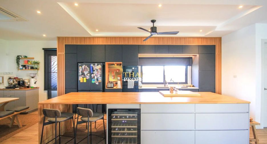 For sale 4 bedrooms villa in Hua Hin, Prachuap Khiri Khan