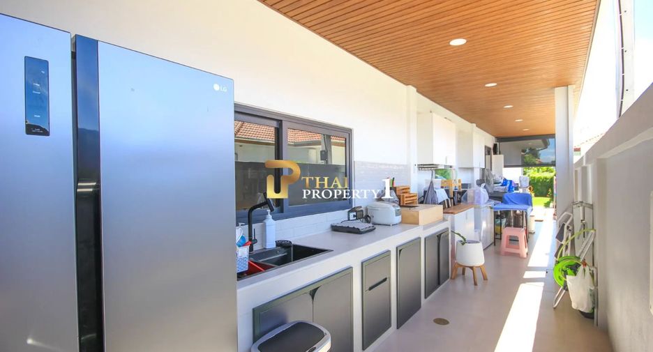 For sale 4 bedrooms villa in Hua Hin, Prachuap Khiri Khan