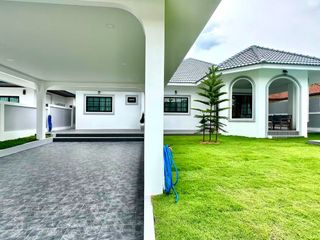 Haus zum Kauf mit 4 Zimmer in Bang Lamung, Chonburi