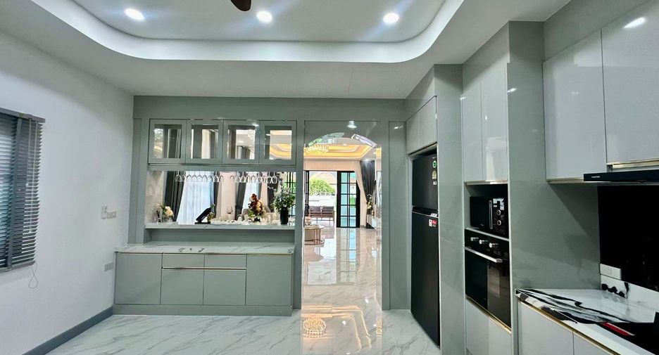 Haus zum Kauf mit 4 Zimmer in East Pattaya, Pattaya