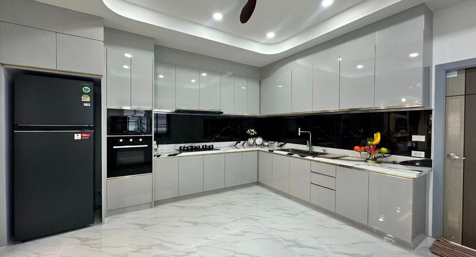 Haus zum Kauf mit 4 Zimmer in East Pattaya, Pattaya