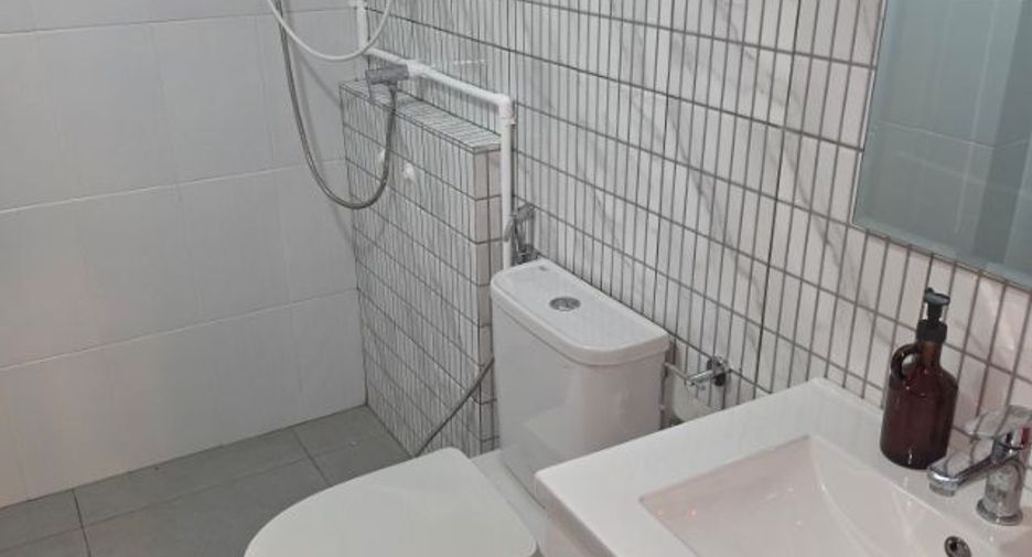 For sale 4 bedrooms condo in Yan Nawa, Bangkok
