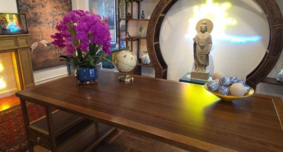 For sale 4 bedrooms condo in Yan Nawa, Bangkok
