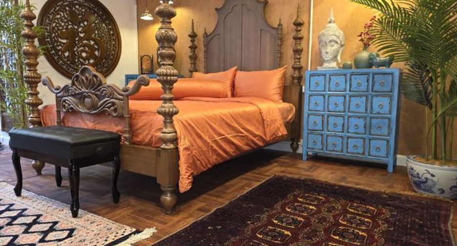 For sale 4 bedrooms condo in Yan Nawa, Bangkok