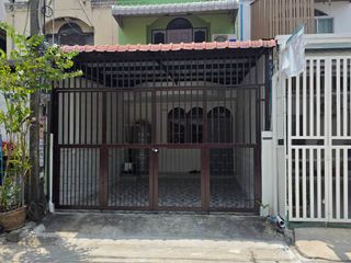 À louer 2 chambres maison de ville à Sai Mai, Bangkok