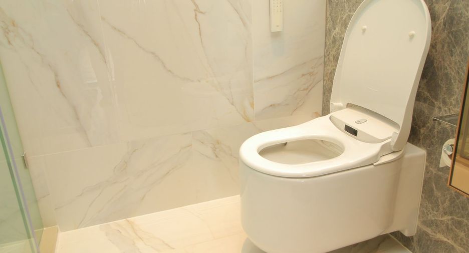 For rent 2 bedrooms condo in Sathon, Bangkok