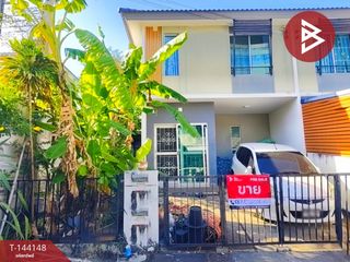 Casa adosada en venta de 3 habitaciones en Bang Bo, Samut Prakan