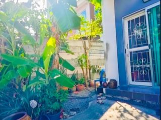 Casa adosada en venta de 3 habitaciones en Bang Bo, Samut Prakan