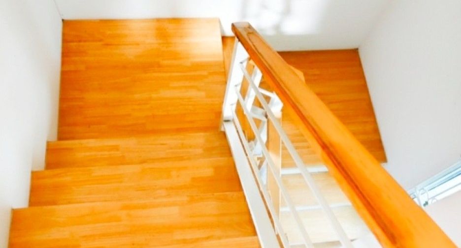 Casa adosada en venta de 3 habitaciones en Bang Bo, Samut Prakan