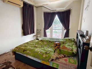 Casa adosada en venta de 3 habitaciones en Thanyaburi, Pathum Thani