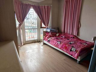 Casa adosada en venta de 3 habitaciones en Thanyaburi, Pathum Thani