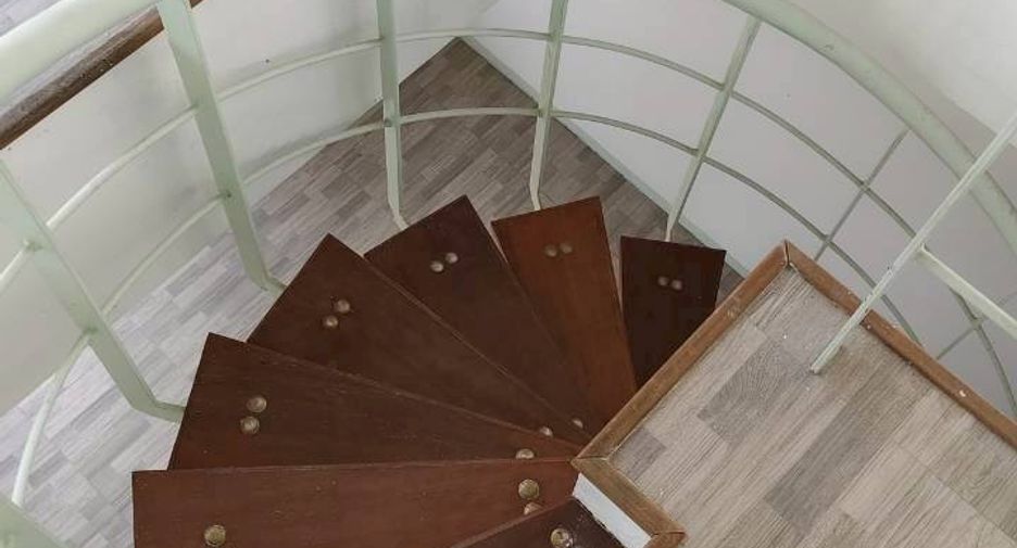 Casa adosada en venta de 3 habitaciones en Thanyaburi, Pathum Thani