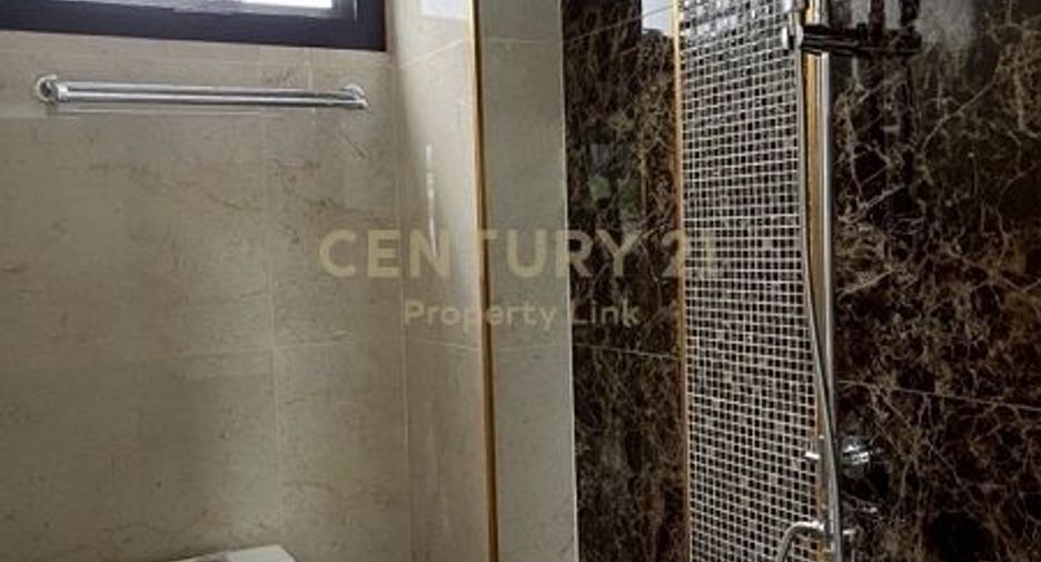 For rent 3 bedrooms townhouse in Din Daeng, Bangkok