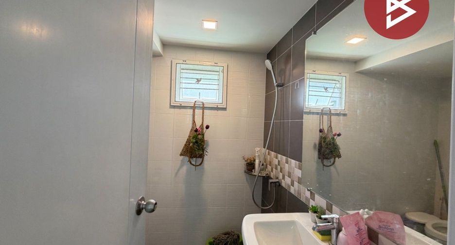 For sale 4 bedrooms house in Mueang Samut Prakan, Samut Prakan