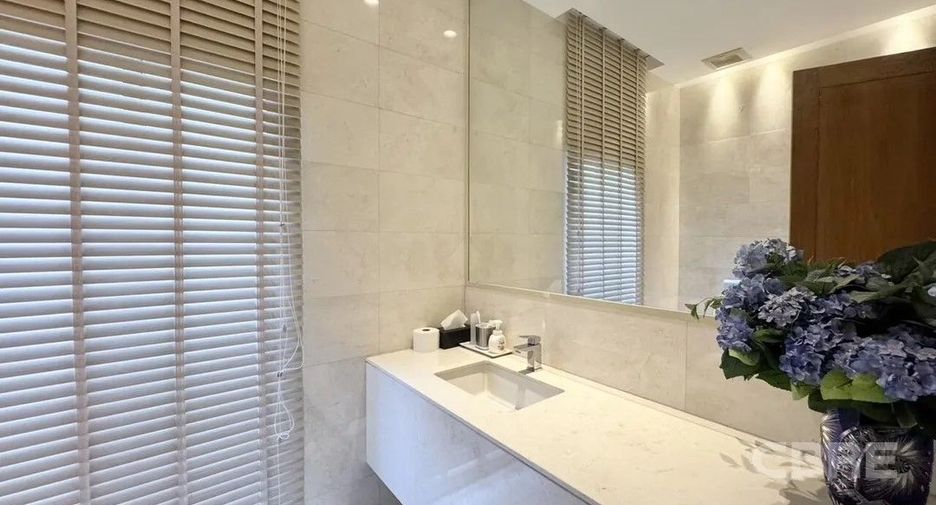 For sale 3 bedrooms house in Phaya Thai, Bangkok