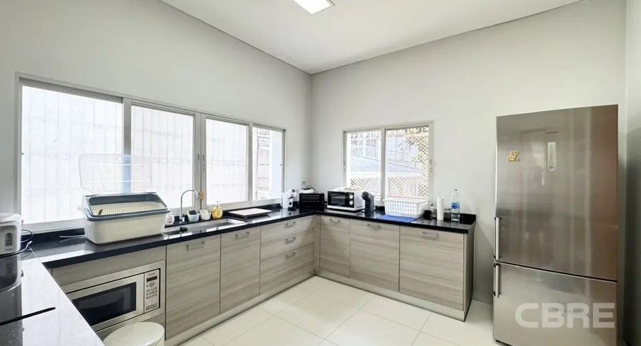 For sale 3 bedrooms house in Phaya Thai, Bangkok