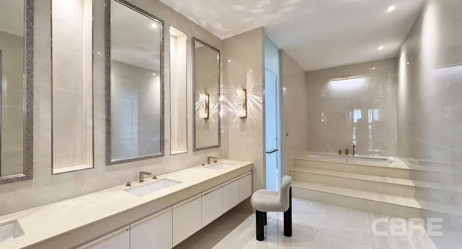 For sale 3 bedrooms house in Phaya Thai, Bangkok