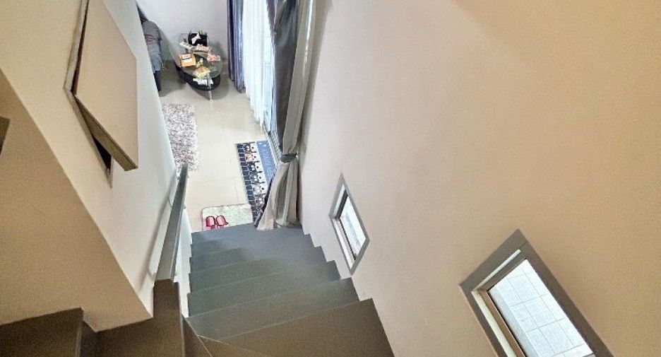 For sale 3 bedrooms townhouse in Bang Khae, Bangkok