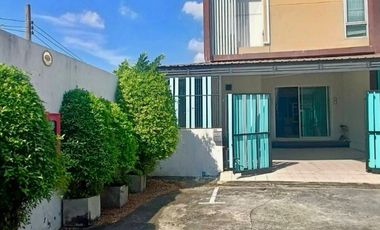 For sale 3 bedrooms townhouse in Bang Khae, Bangkok