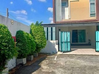 For sale 3 bedrooms townhouse in Bang Khae, Bangkok