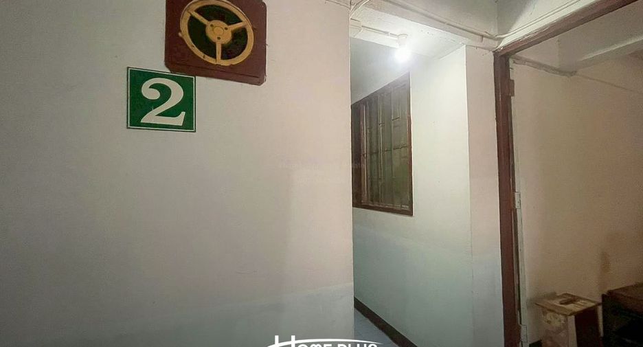 For sale 42 bedrooms apartment in Bang Kapi, Bangkok