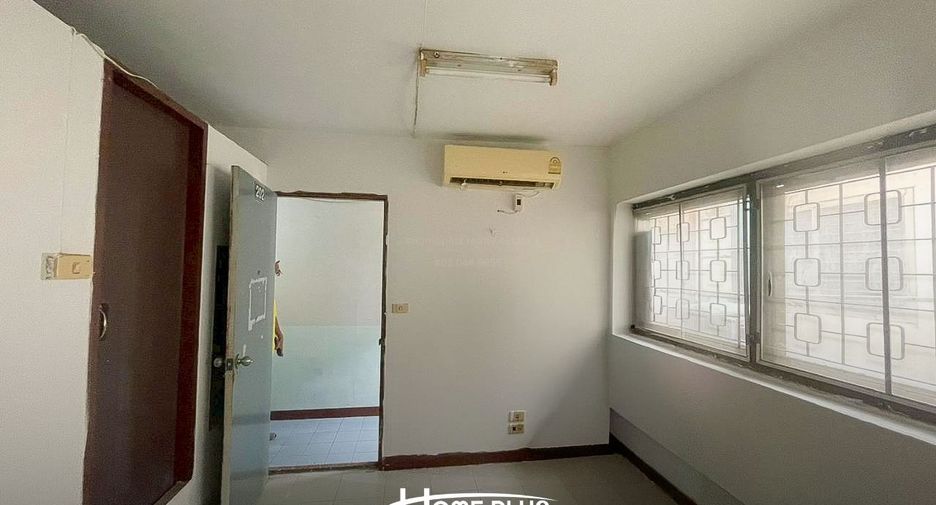 For sale 42 bedrooms apartment in Bang Kapi, Bangkok