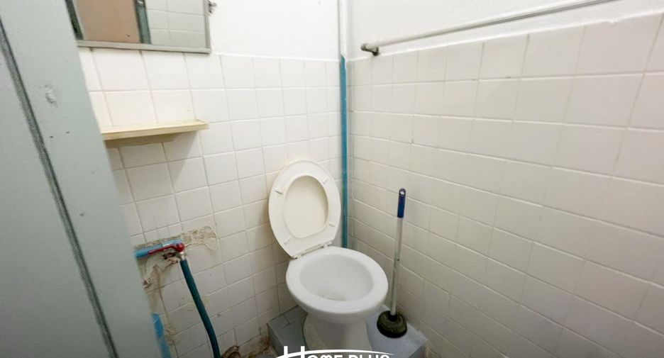 For sale 4 bedrooms townhouse in Bang Na, Bangkok