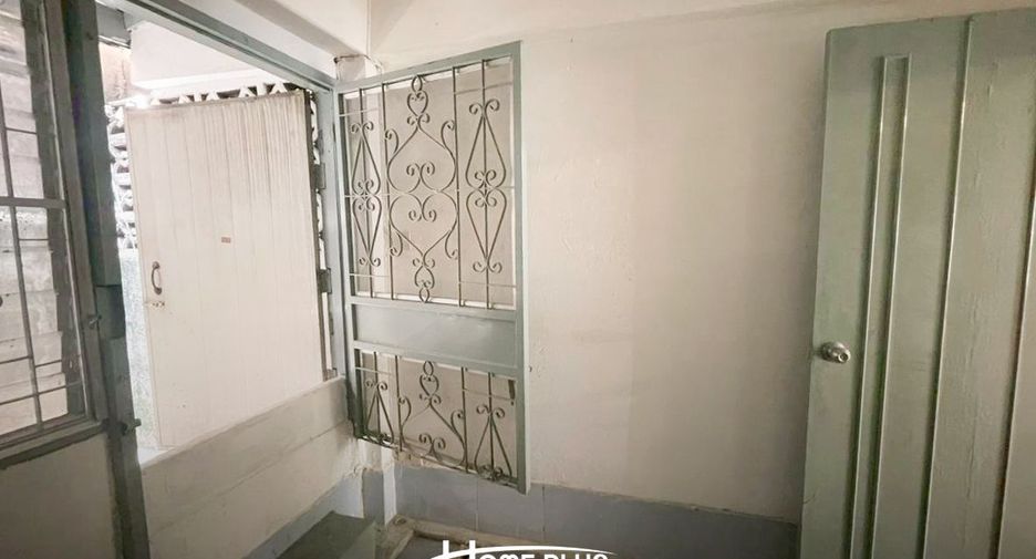 For sale 4 bedrooms townhouse in Bang Na, Bangkok