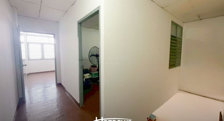 For sale 4 bedrooms townhouse in Bang Na, Bangkok