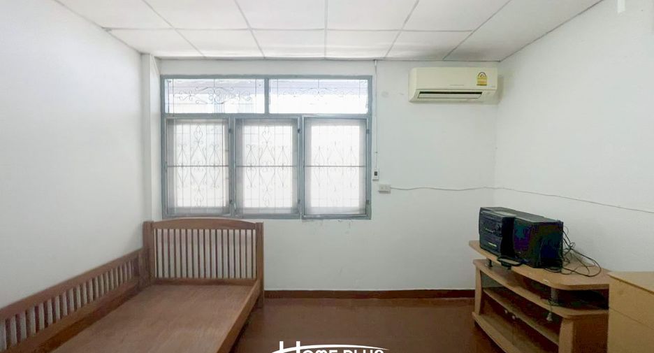 For sale 4 bedrooms townhouse in Bang Na, Bangkok