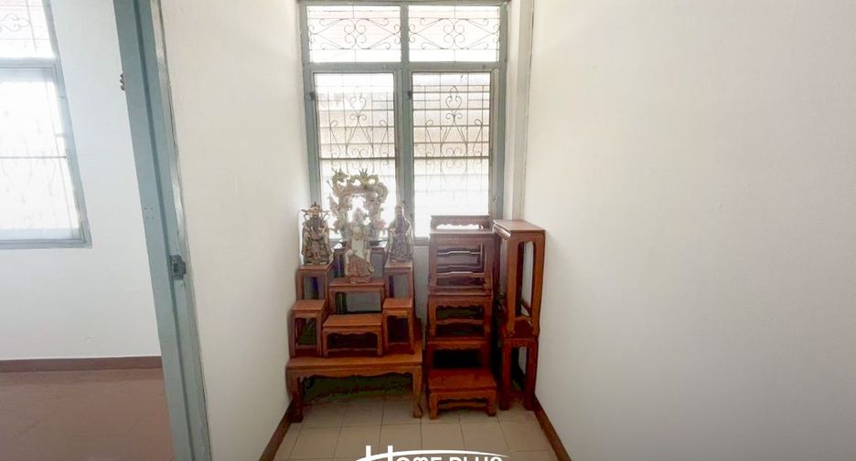For sale 4 bedrooms townhouse in Bang Na, Bangkok