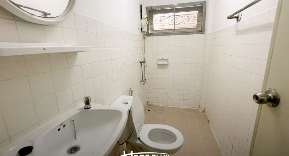 For sale 4 bedrooms townhouse in Bang Na, Bangkok