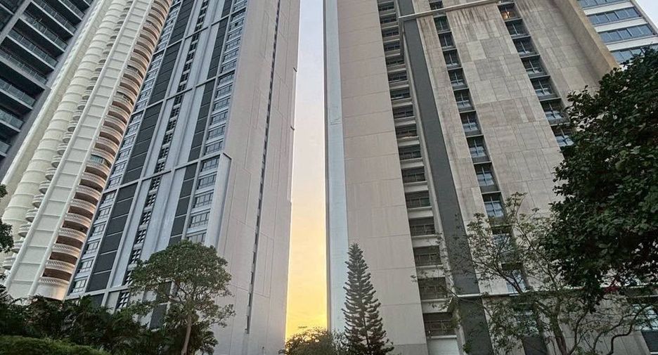 For sale 3 bedrooms condo in North Pattaya, Pattaya