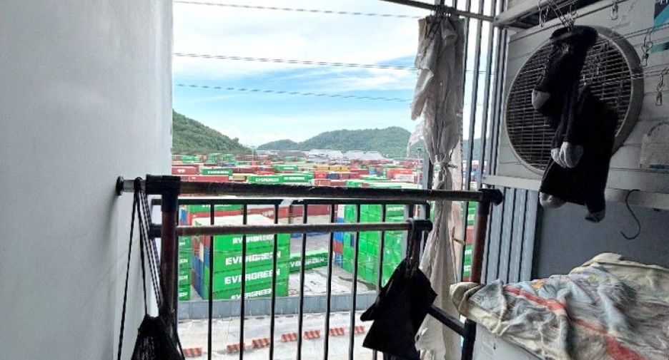 For sale 1 bed condo in Si Racha, Chonburi
