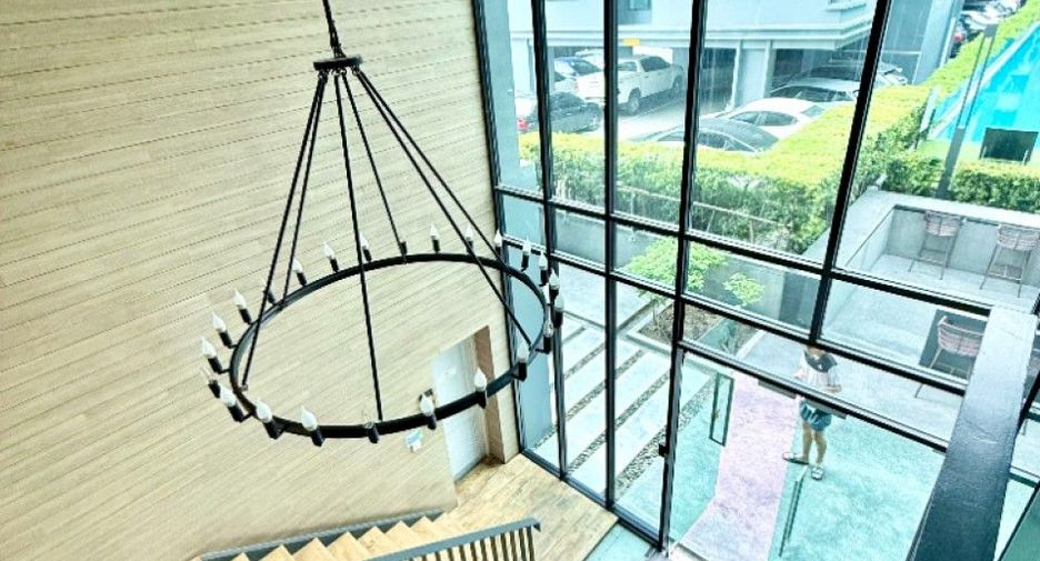 For sale 1 bed condo in Si Racha, Chonburi