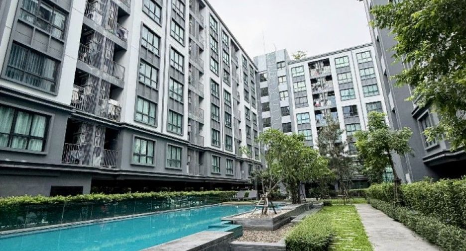 For sale 1 bed condo in Si Racha, Chonburi