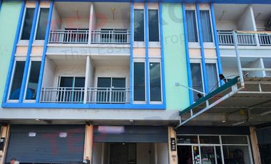 Gewerbefläche zum Kauf mit 4 Zimmer in Si Racha, Chonburi