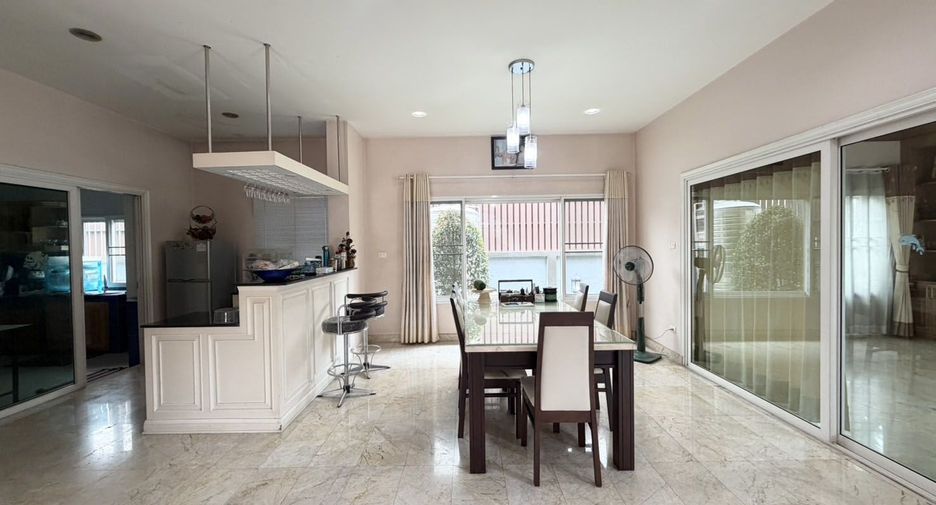For sale 5 bedrooms house in Saraphi, Chiang Mai