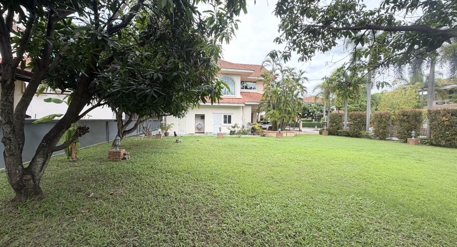 For sale 5 bedrooms house in Saraphi, Chiang Mai