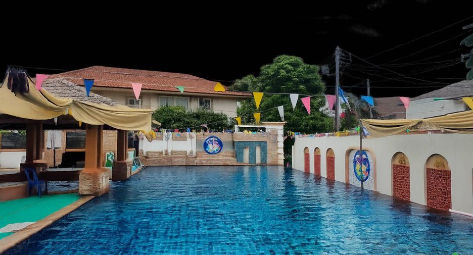 For sale 5 bedrooms house in Saraphi, Chiang Mai